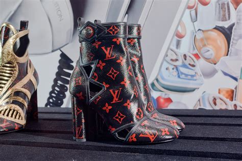 louis vuitton gator red bottom